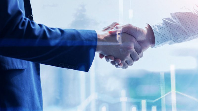 在选择ISO 9001认证咨询机构时，企业应关注以下方面：